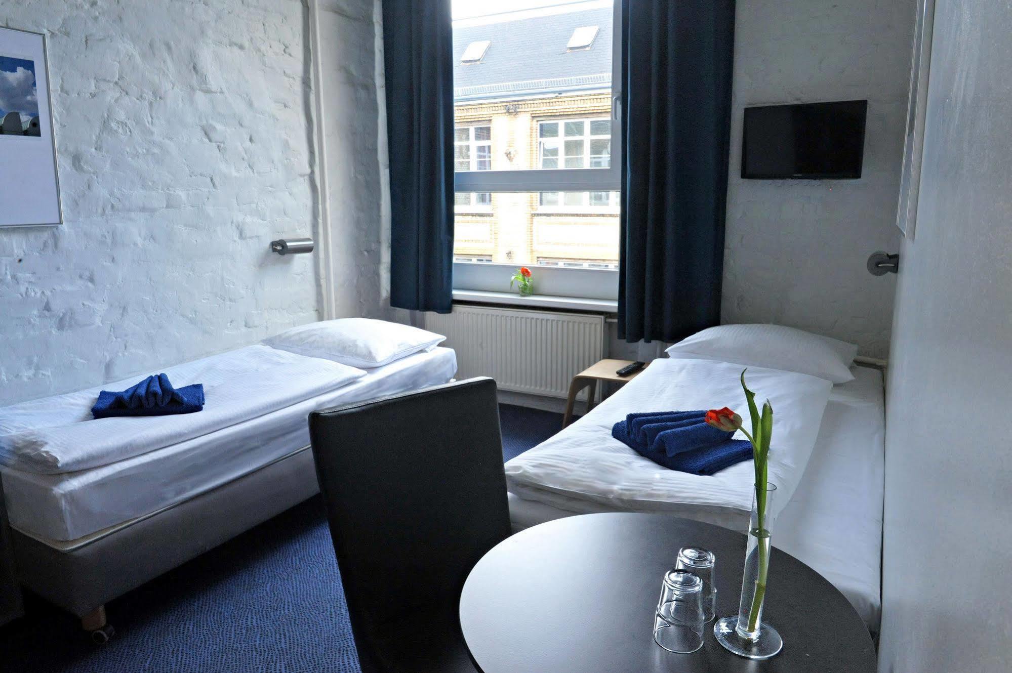 HOTEL TRANSIT BERLIN 2* (Germany) - from £ 39